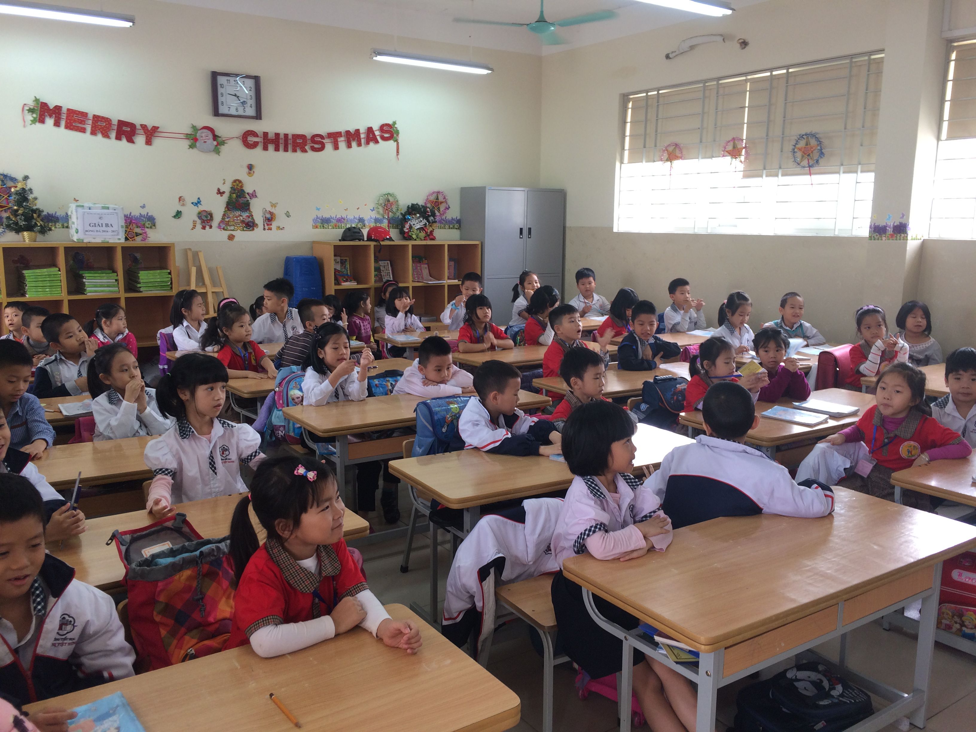 Khối mẫu giáo lớn giao lưu tại trường tiểu học Đô thị Việt hưng (12).jpg